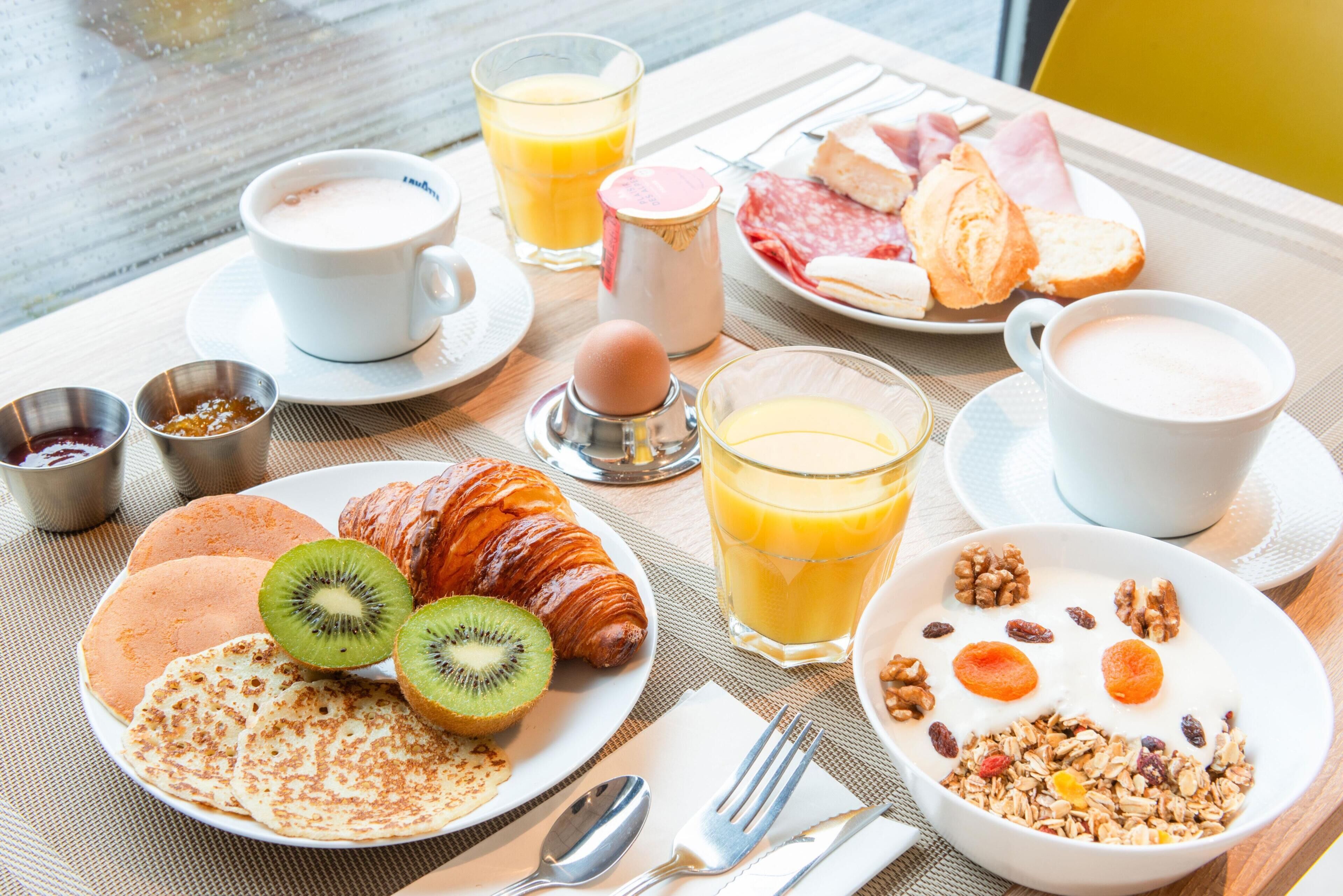 Petit déjeuner buffet servi tous les jours en supplément
