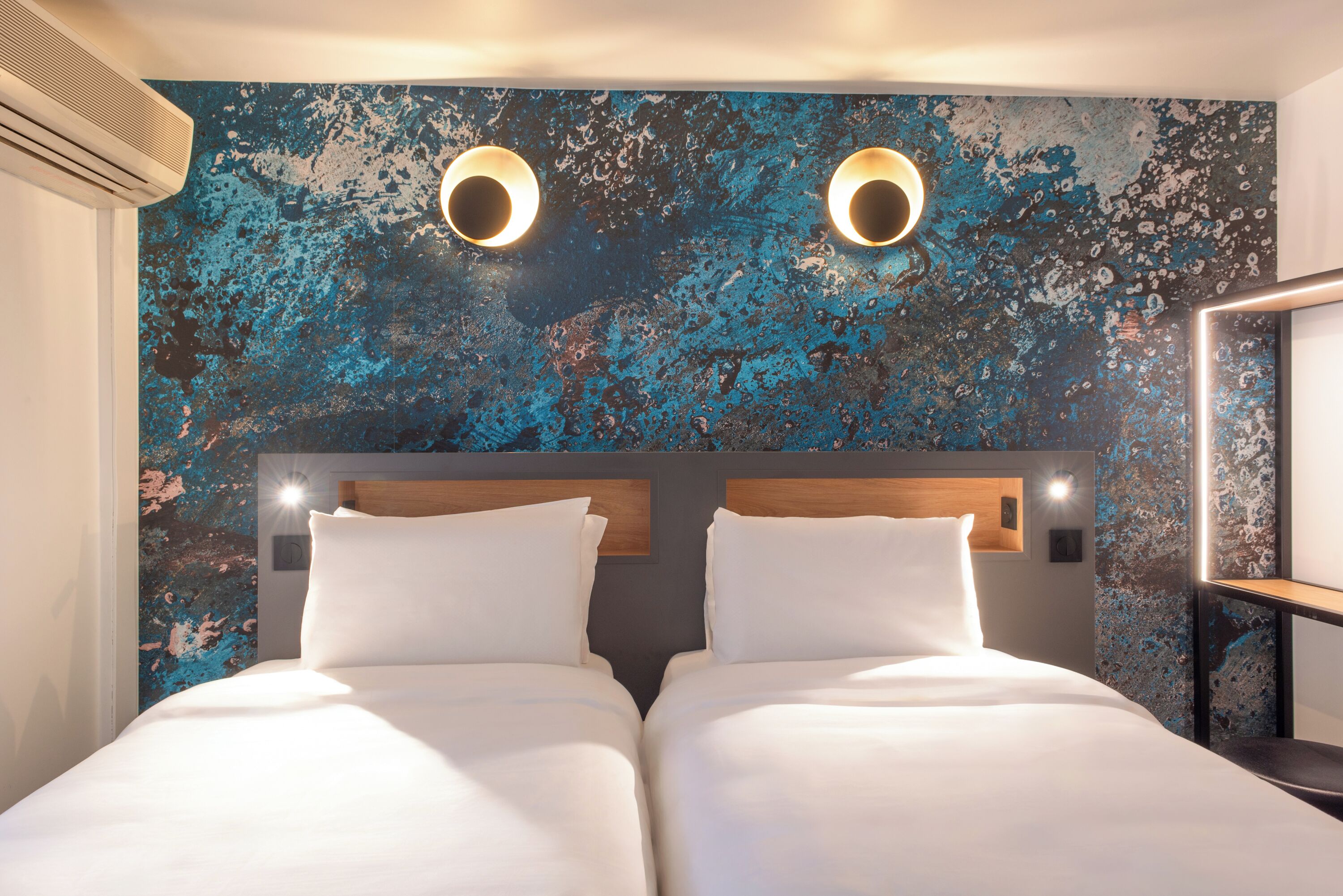 In-room safe, desk, soundproofing, free WiFi