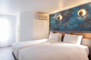 Zimmersafe, Schreibtisch, schallisolierte Zimmer, kostenloses WLAN