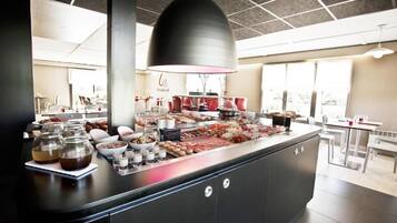 Daily buffet breakfast (EUR 11.9 per person)
