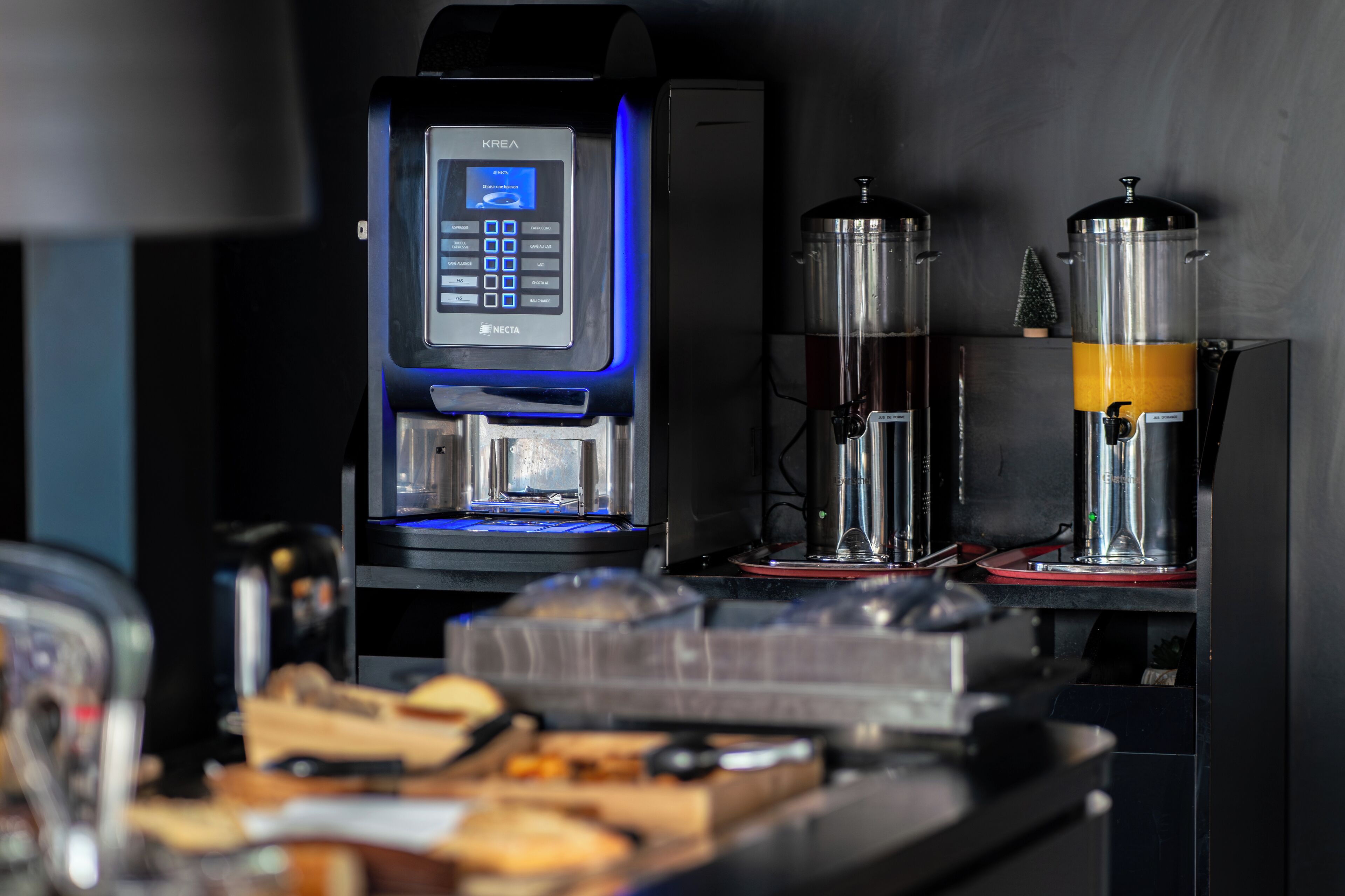 Desayuno buffet diario (EUR 11.9 por persona)