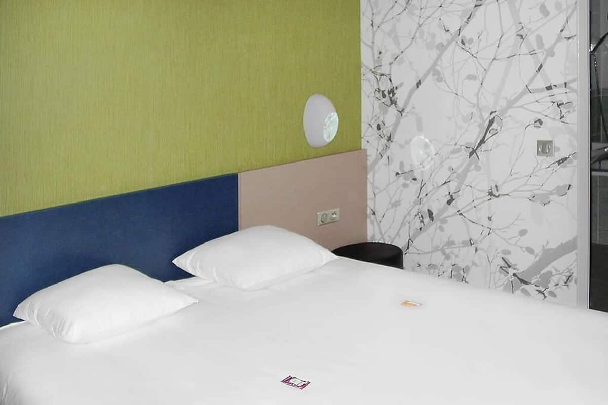 Standard Room, 1 Double Bed (Forest view) | Premium bedding, desk, soundproofing, iron/ironing board