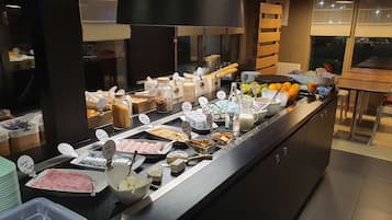 Daily buffet breakfast for a fee
