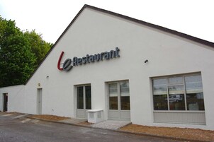 Breakfast and dinner served, French cuisine