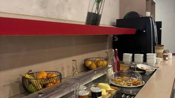 Petit déjeuner à emporter (12.90 EUR par personne)