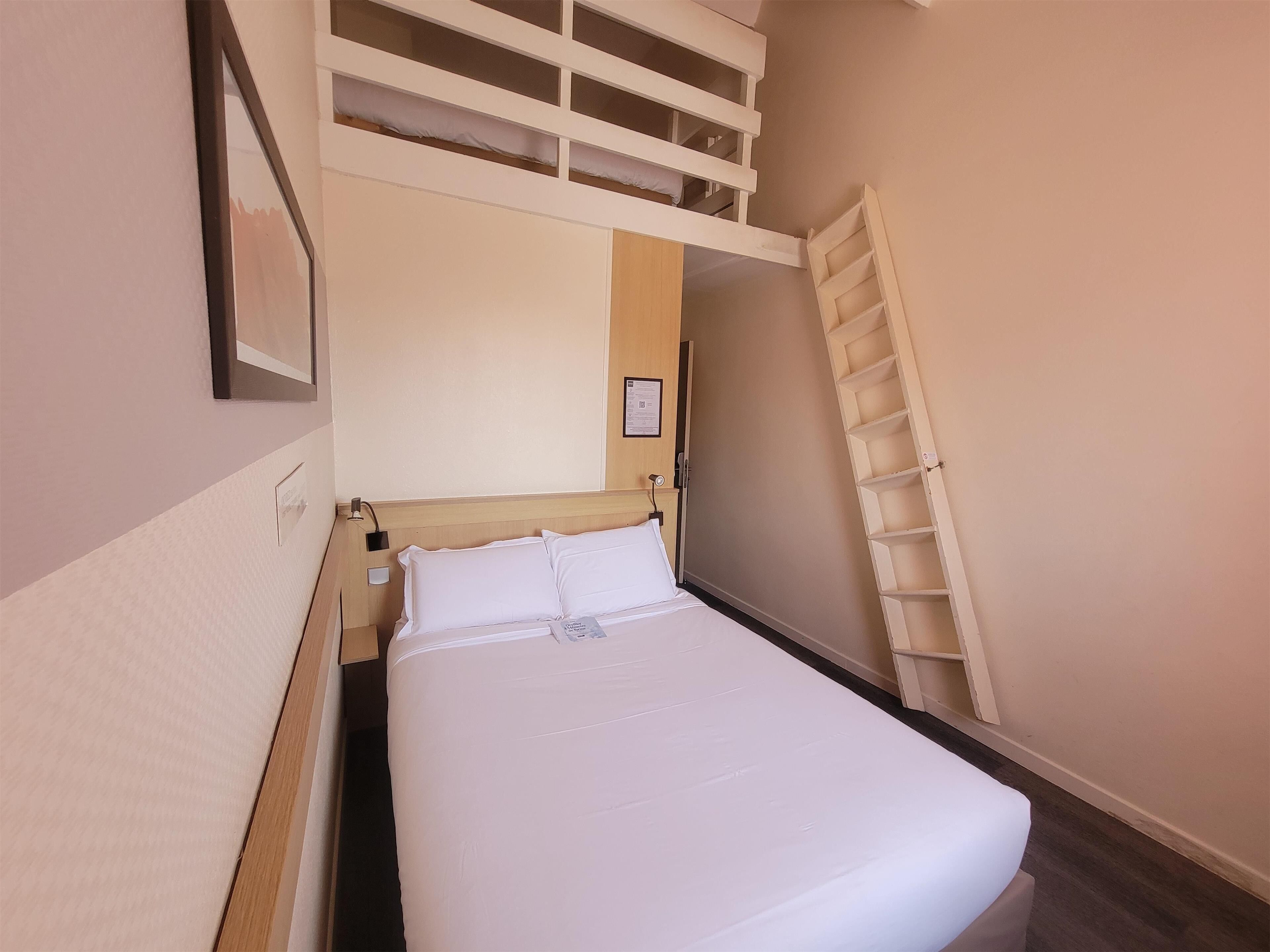 Bureau, lits bébé (gratuits), Wi-Fi gratuit, draps fournis