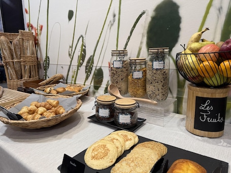 Se ofrece un desayuno para llevar (13.90 EUR por persona). Kyriad - Rennes Chantepie