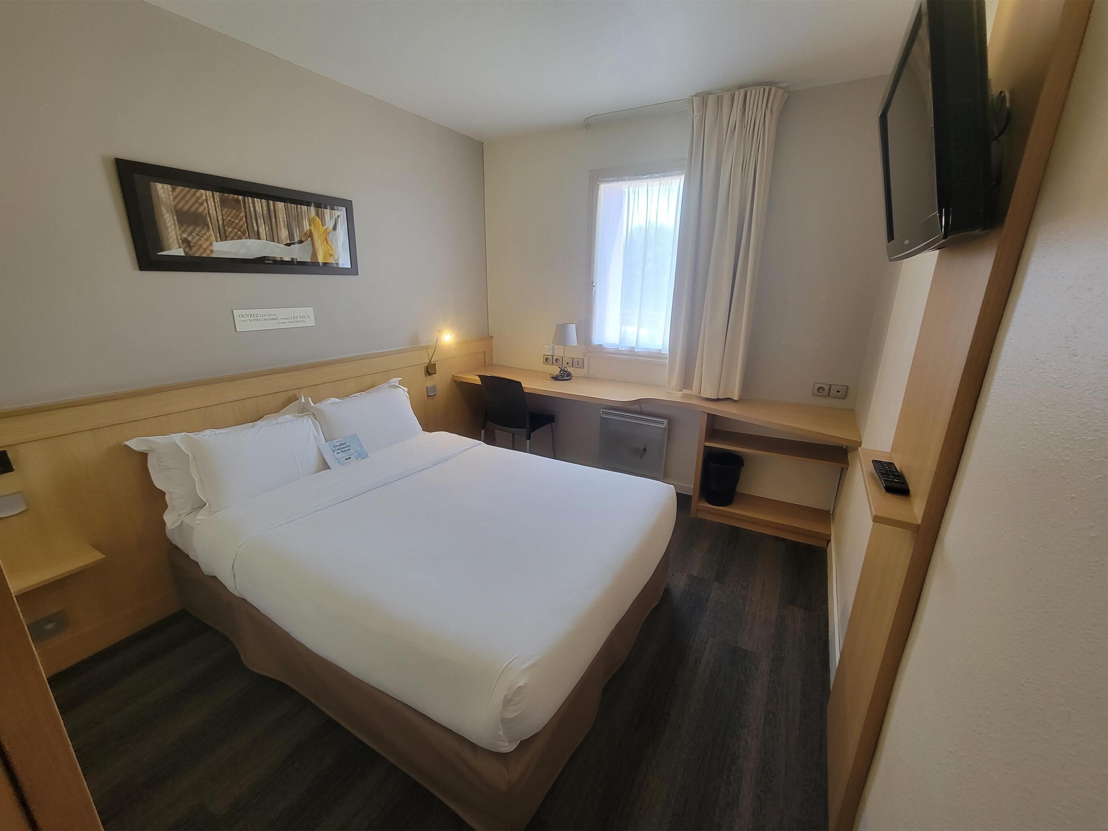 Bureau, lits bébé (gratuits), Wi-Fi gratuit, draps fournis