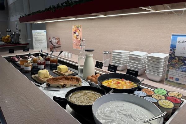 Desayuno para llevar diario (EUR 12.90 por persona)