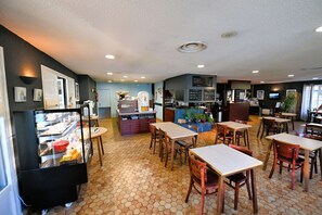 Daily buffet breakfast (EUR 13.9 per person)