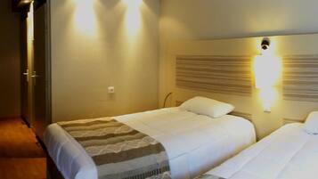 Superior Room, 2 Single Beds | Premium bedding, individually furnished, desk, laptop workspace