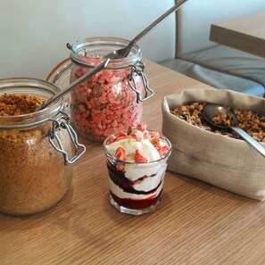 Daily buffet breakfast (EUR 13.5 per person)