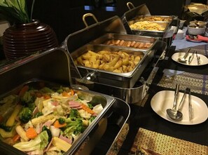 Daily continental breakfast (THB 300 per person)