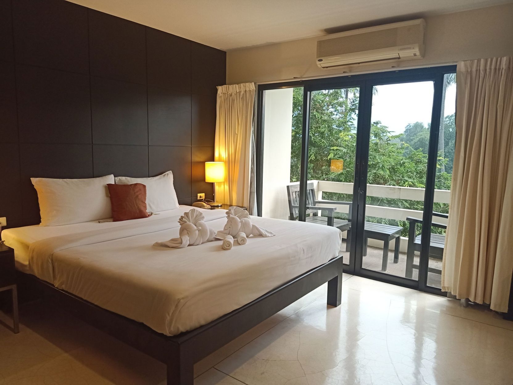 Premium bedding, Select Comfort beds, in-room safe