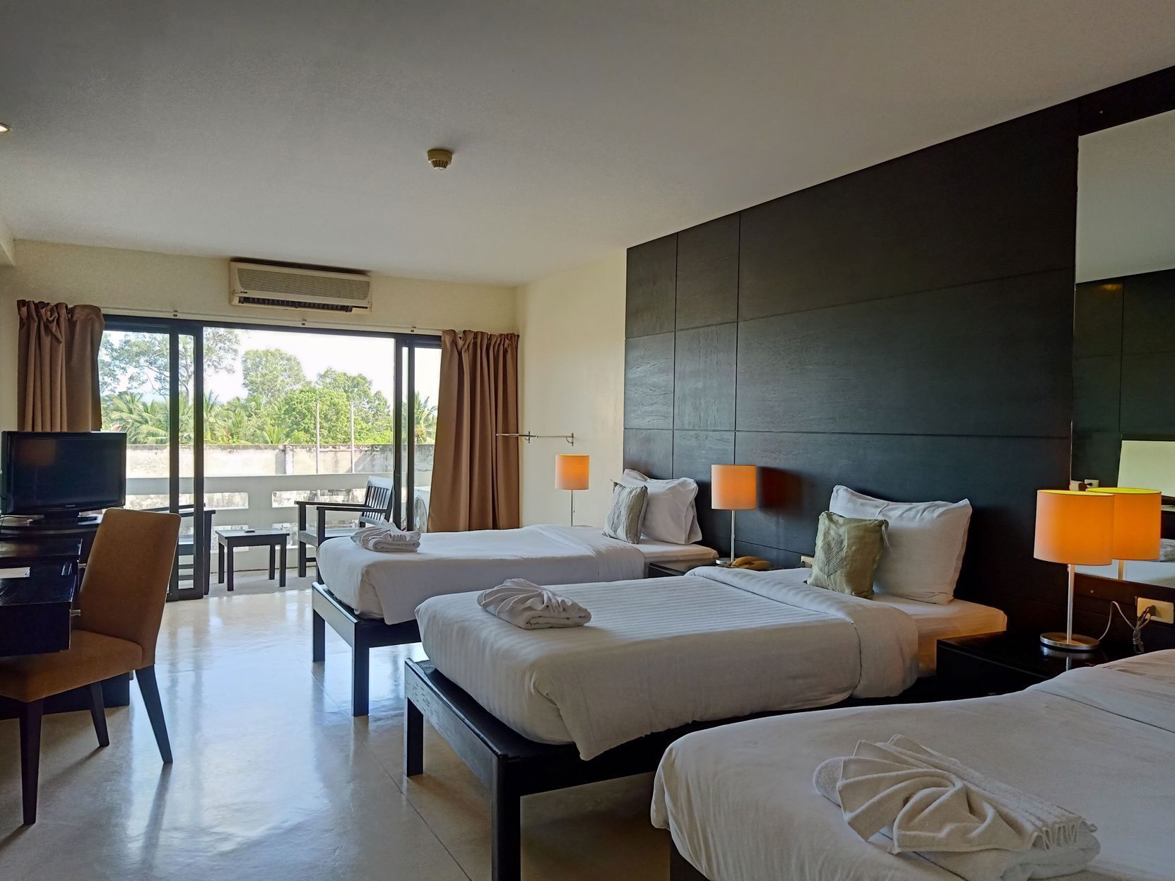 Premium bedding, Select Comfort beds, in-room safe