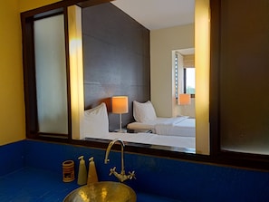 Superior Double or Twin Room | Bathroom