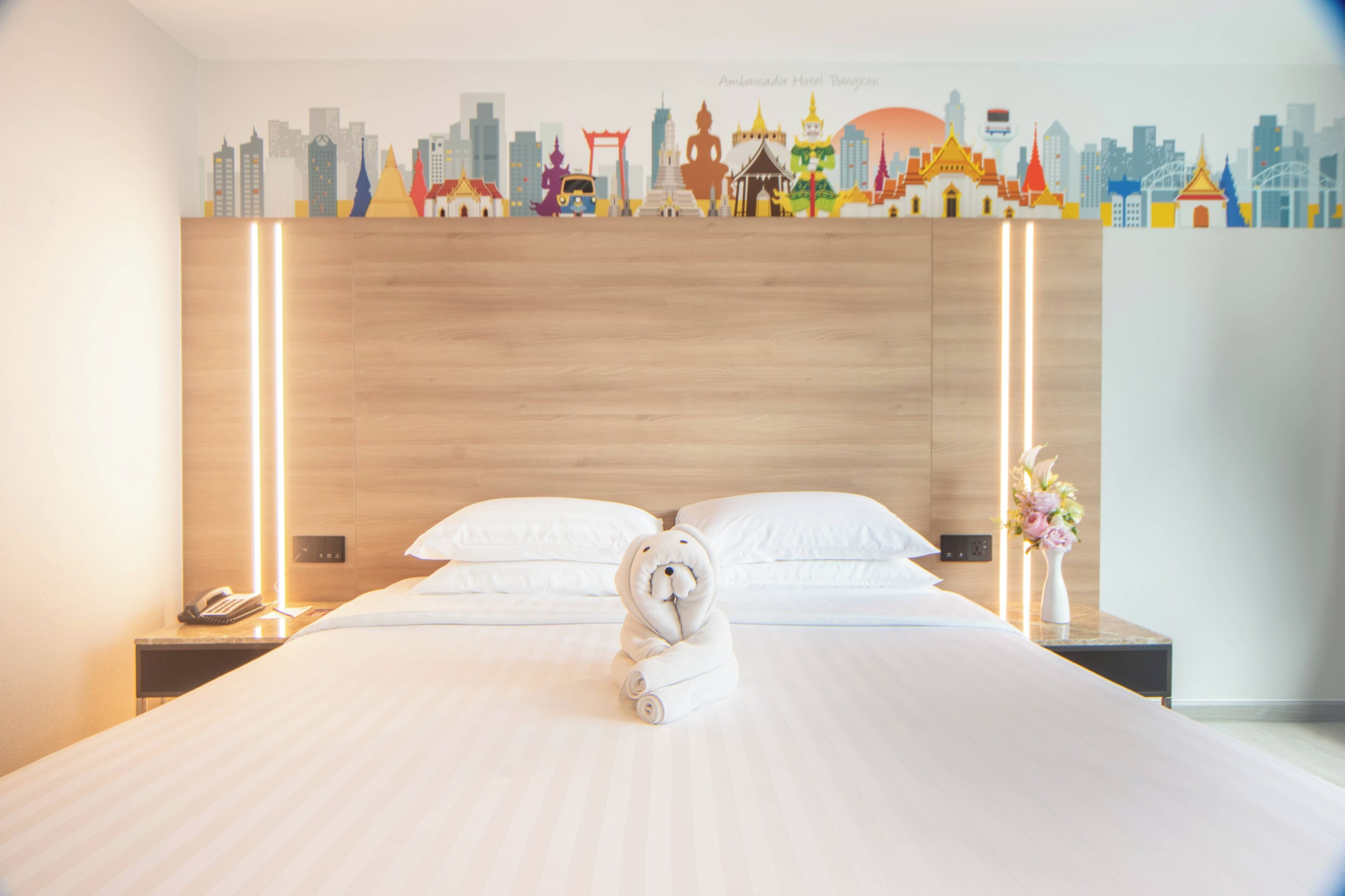 Metro Plus Double Bed Square Wing