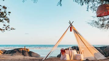 2 restaurantes; se sirve desayuno, almuerzo, cena y brunch