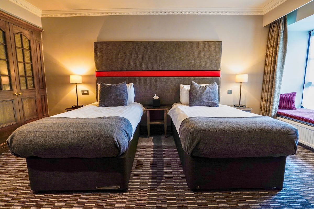 standard twin room | 1 bedroom, desk, soundproofing, iron/ironing board