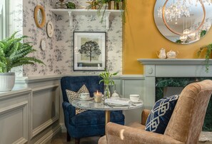 Café - Villiers Hotel (Buckingham)