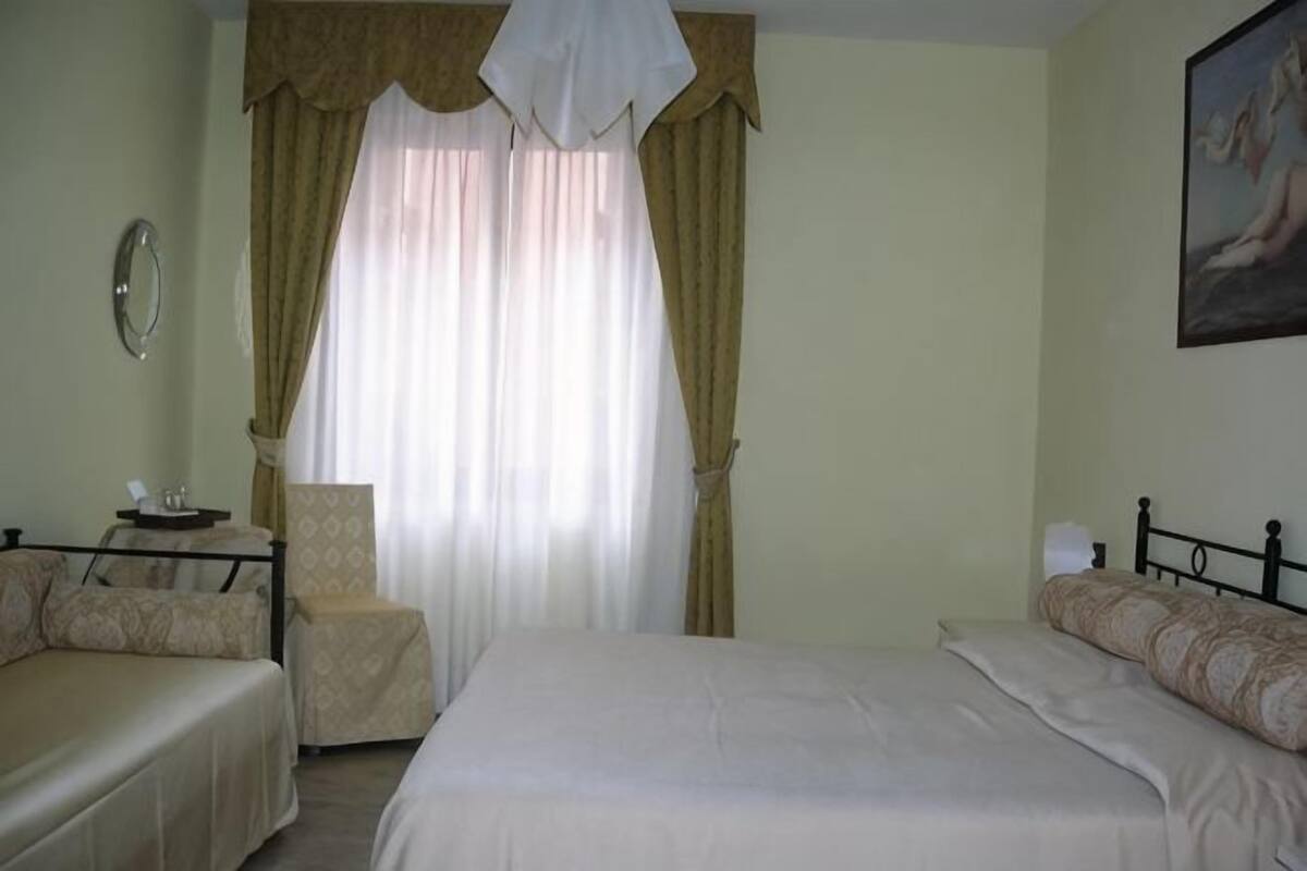 In-room safe, cribs (free), rollaway beds (surcharge), WiFi (free)