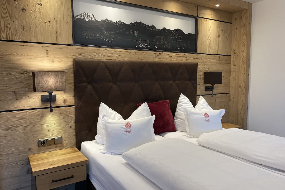 junior suite | hypo-allergenic bedding, in-room safe, blackout curtains