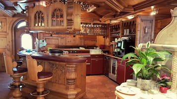 Bar (in der Unterkunft)