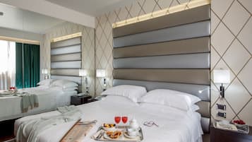 Superior dubbelrum eller tvåbäddsrum | Sängtillbehör av högsta kvalitet och minibar