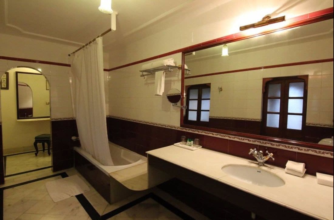 免费洗浴用品、吹风机、拖鞋、毛巾