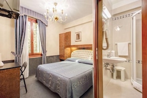 Classic Double or Twin Room, Private Bathroom | In-room safe, desk, free WiFi, bed sheets - Hotel Atlantide (Venice)
