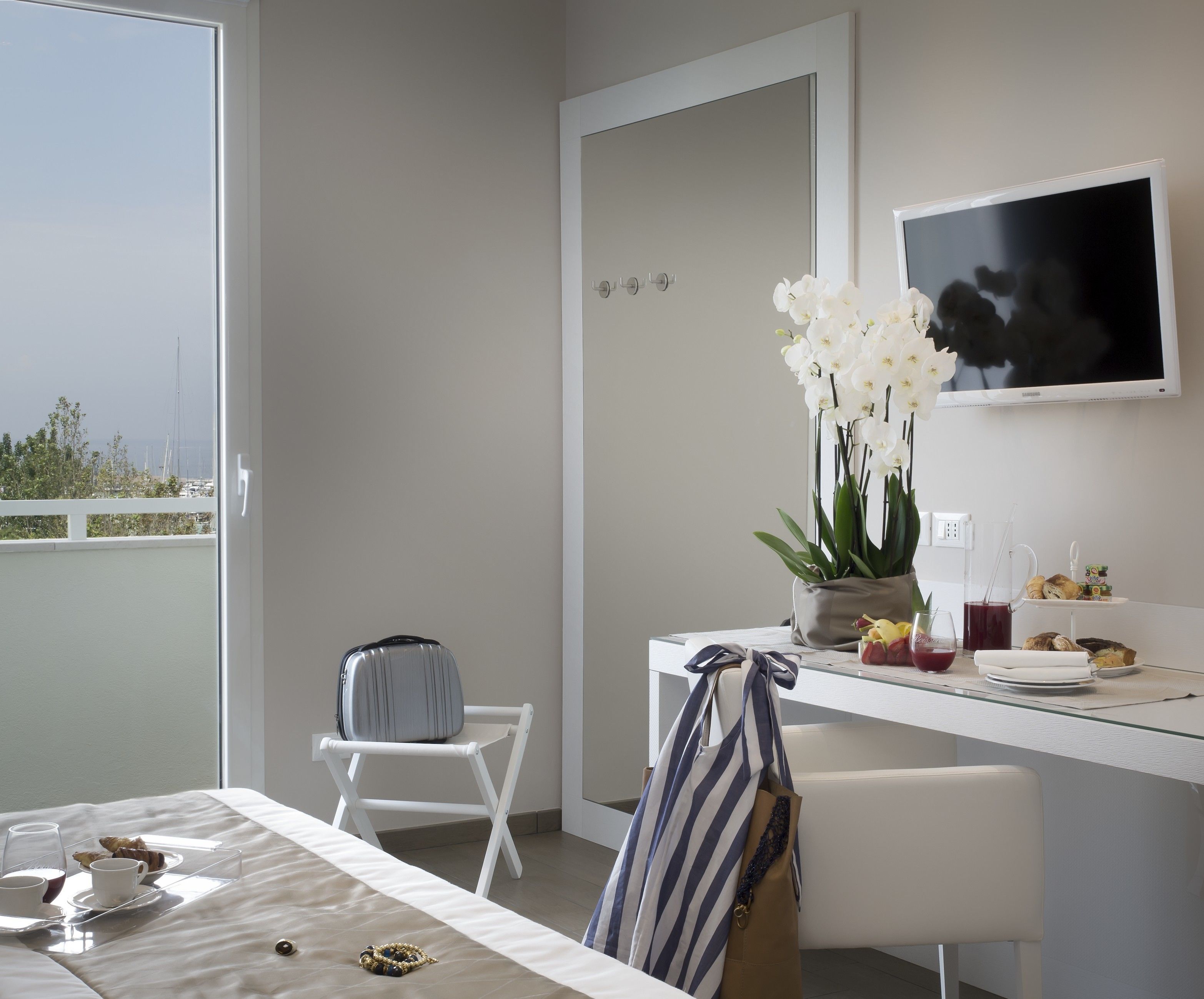 Minibar, coffres-forts dans les chambres, bureau, chambres insonorisées