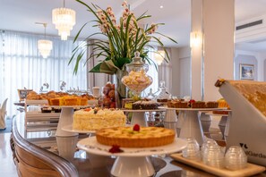 Free full breakfast - Hotel Biancamano (Rimini)