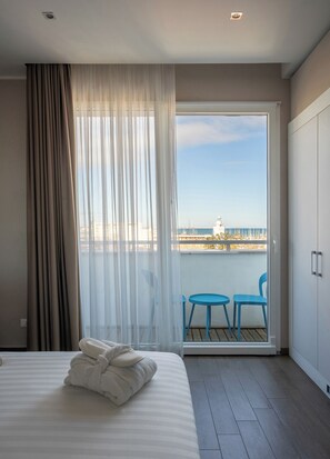 Minibar, coffres-forts dans les chambres, bureau, chambres insonorisées