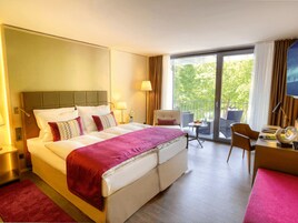 Ropa de cama hipoalergénica y minibar 