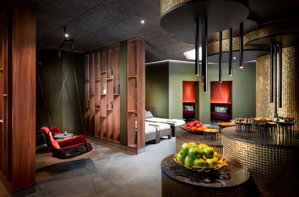 1 treatment room, massages