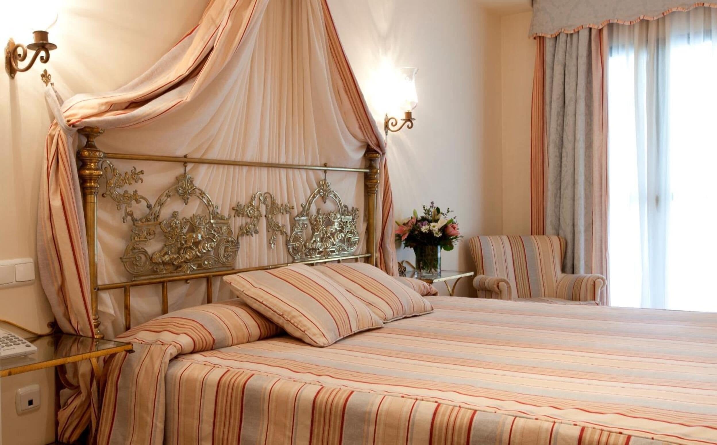 minibar, in-room safe, individually decorated, individually furnished