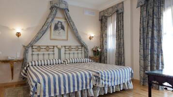 Chambre Triple | Minibar, coffres-forts dans les chambres, décoration personnalisée