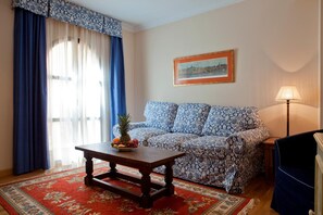 Double Room (Salon & Sofa Bed) | Living room