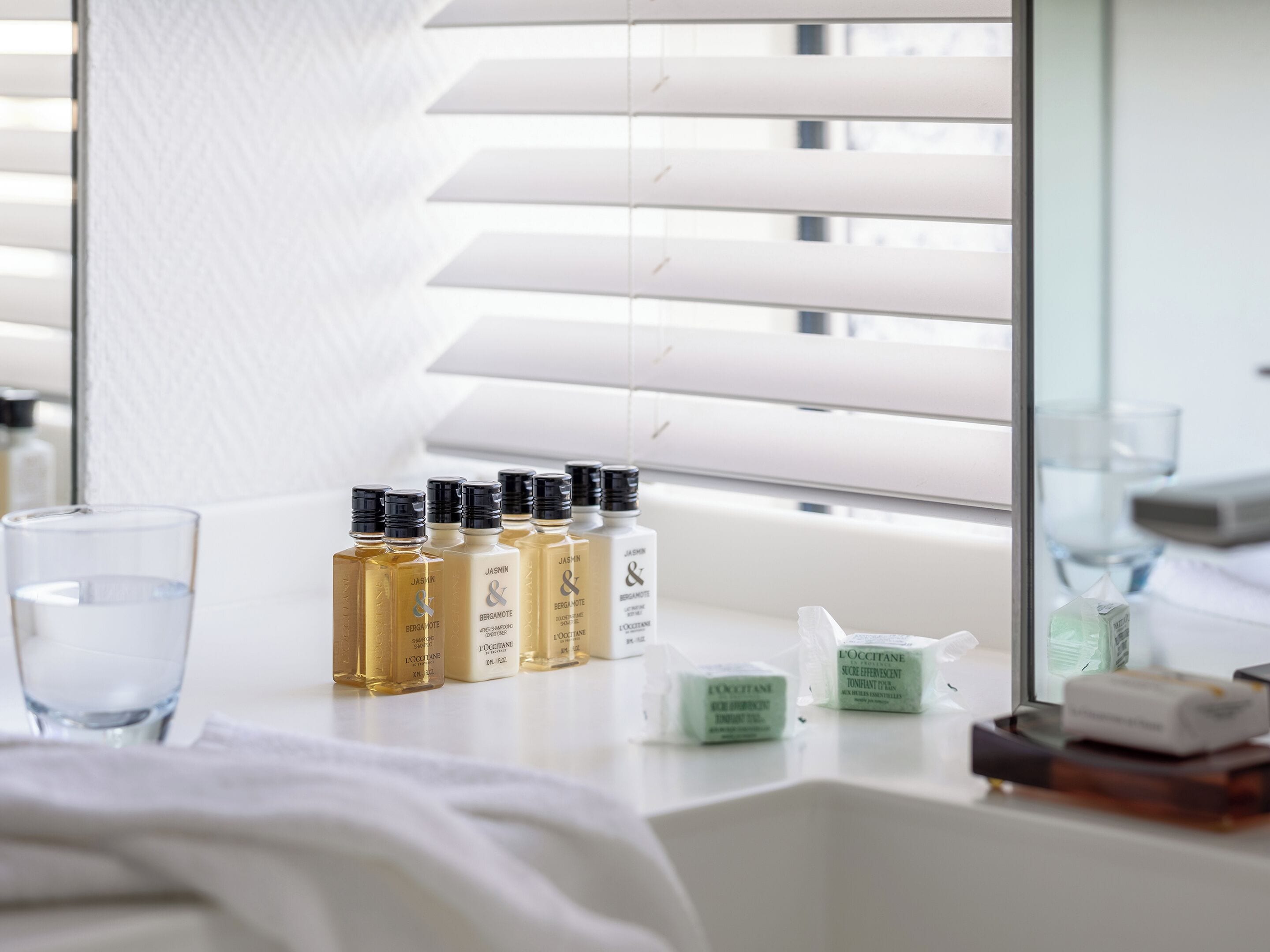 accessible , 1 bed double (+ extra), non smoking | bathroom | free toiletries, hair dryer, bathrobes, slippers