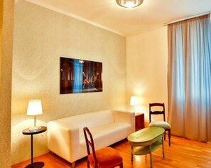 1 Schlafzimmer, hochwertige Bettwaren, Minibar, Zimmersafe