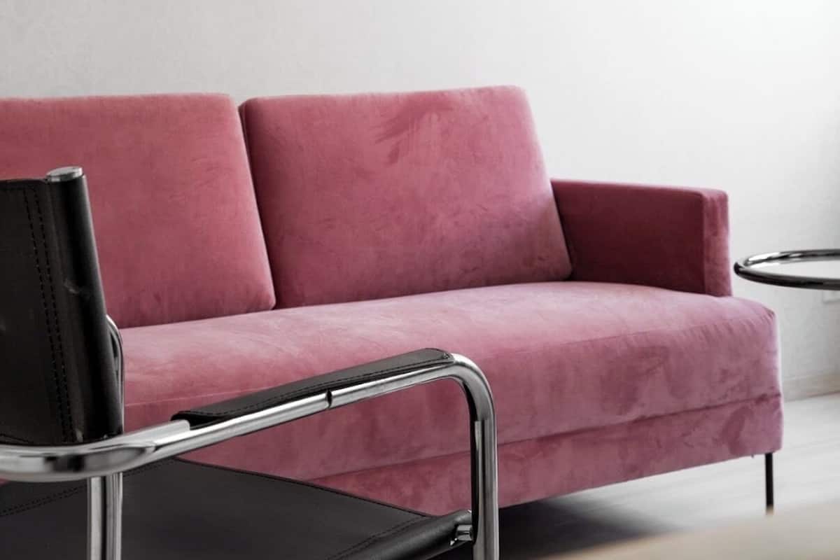 Classic Suite | Living area | 55-inch LED TV with satellite channels, TV