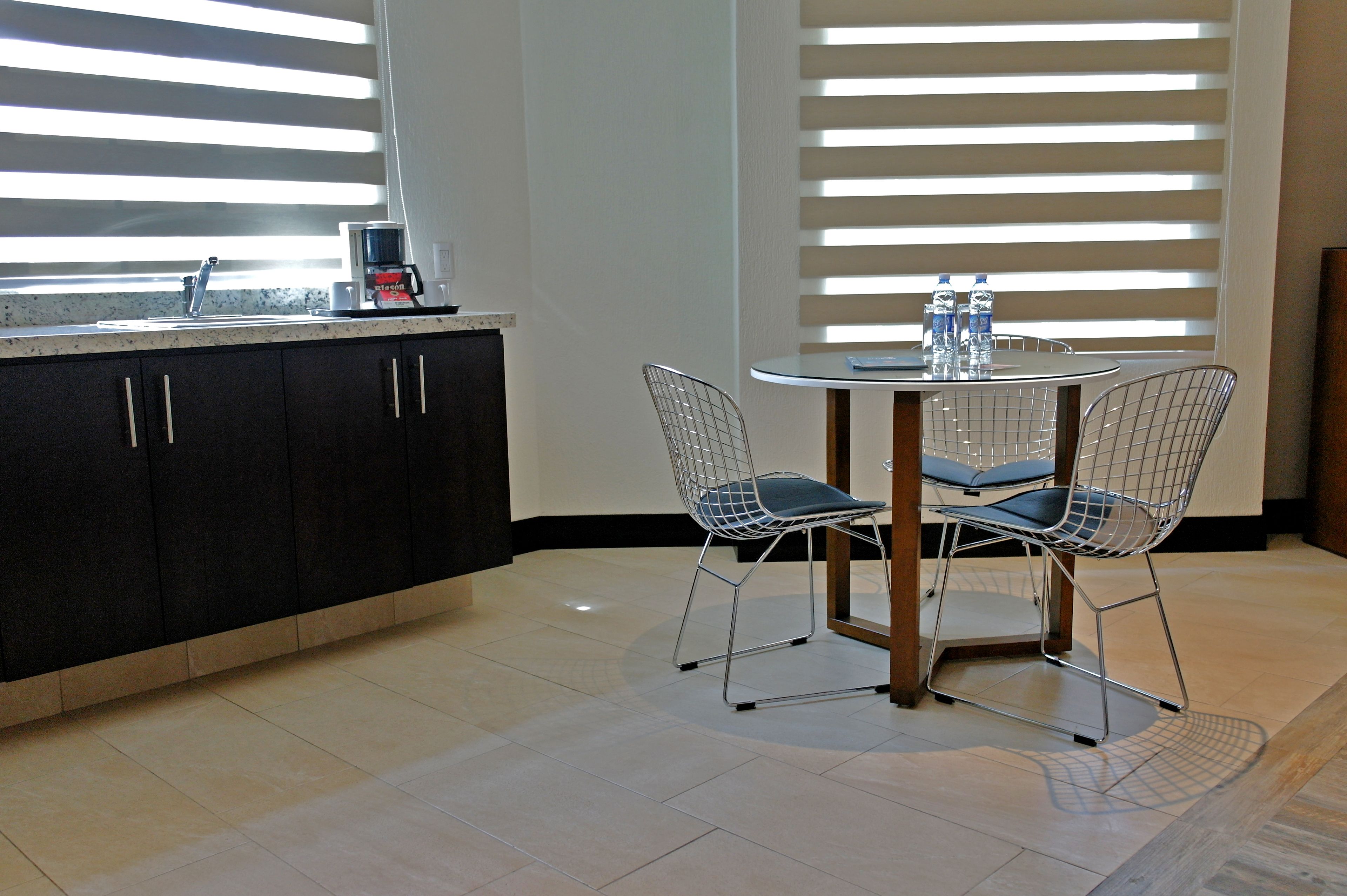 suite, 2 double beds, kitchenette | private kitchen | coffee/tea maker