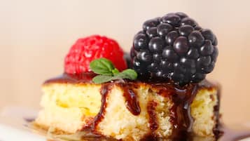 Daily full breakfast (MXN 285 per person)