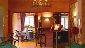 Bar (on property) - Waldhotel Seefeld (Seefeld in Tirol)