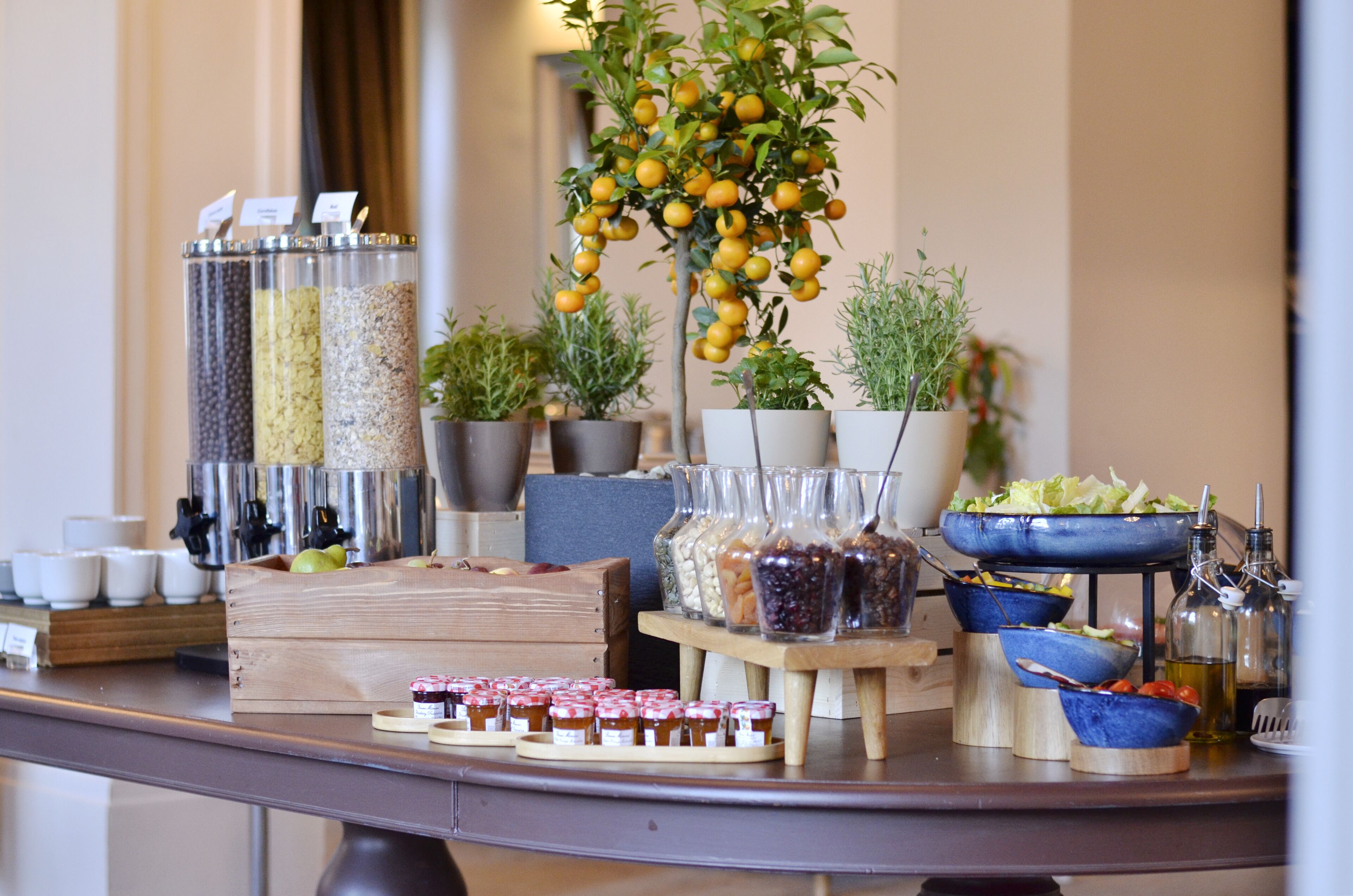 daily buffet breakfast (eur 30 per person)