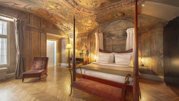 Zimmer, 1 King-Bett | Allergikerbettwaren, Minibar (mit einigen kostenlosen Artikeln)