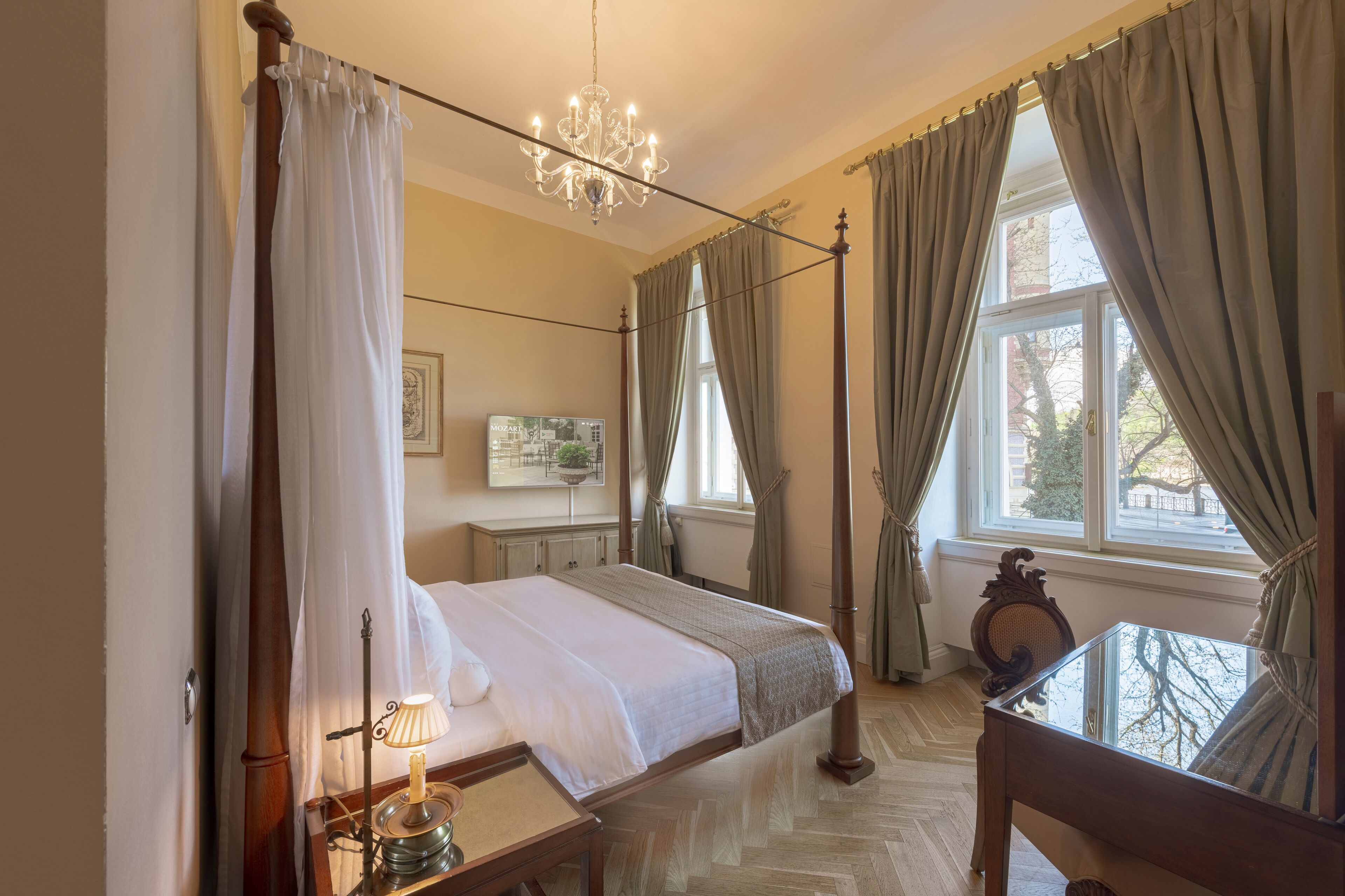 Luxury Suite, 1 King Bed, Balcony | Hypo-allergenic bedding available, minibar (some free items)