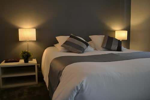 Literie de qualitĂ© supĂ©rieure, coffres-forts dans les chambres