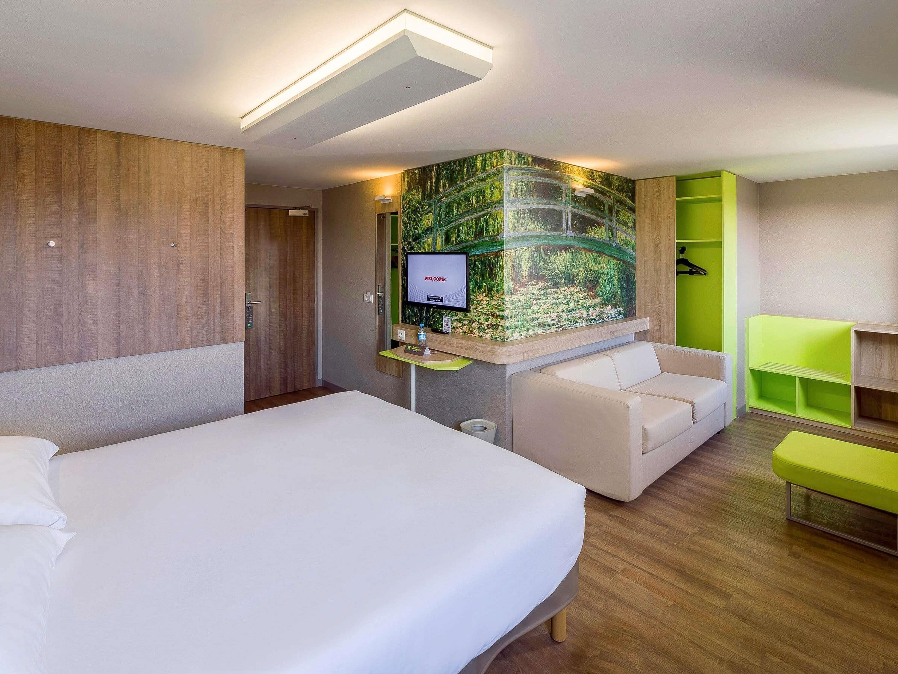 Suite, 1 Double Bed with Sofa bed (Family. 2 People)