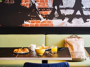 Der serveres morgenmad, frokost og aftensmad